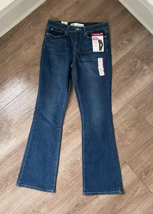 Signature by Levi Strauss NEW Mid-rise Bootcut jean Simply Stretch Women’s sz 6M thumbnail 1