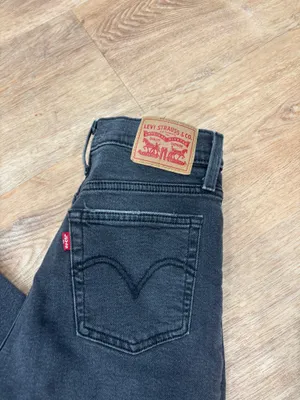 Black Levi’s Wedgie Straight Jeans thumbnail 2