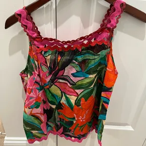 NWT FARM RIO Jardin De Reve Sleeveless Floral Tropical Blouse Tank Top Pink S thumbnail 8