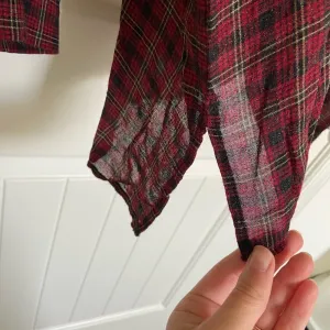 EUC | ZARA women’s red‎ plaid long sleeve blouse — medium thumbnail 4