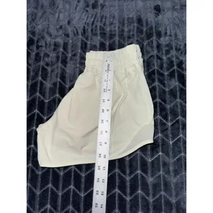 Lululemon Women Hotty Hot Low Rise UnLined Short Light Green Sz 4 thumbnail 8