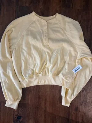 Old Navy Top thumbnail 1