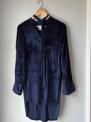 Anthropologie Maeve Tie-Neck Crushed Velvet Navy Blue Blouse thumbnail 2