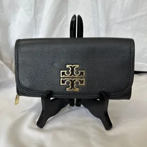 Tory Burch Britten Pebbled Leather Envelope Black Wallet EUC thumbnail 1
