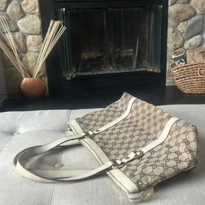 Gucci Abbey Monogram Tote Bag in Tan/Creme thumbnail 2