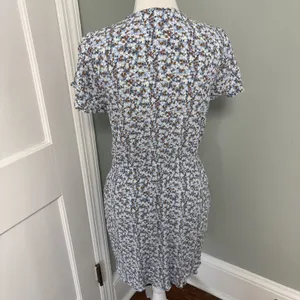 Market & Spruce Smocked Dress Medium Blue White‎ Floral Short Sleeve V-Neck thumbnail 3