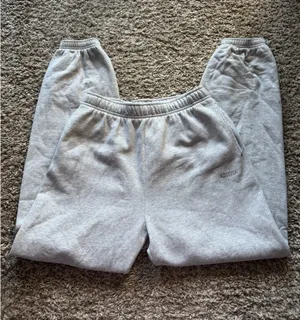 Aritzia Sweatpants thumbnail 3