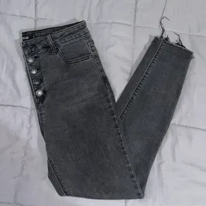 High Waist Jeans thumbnail 2