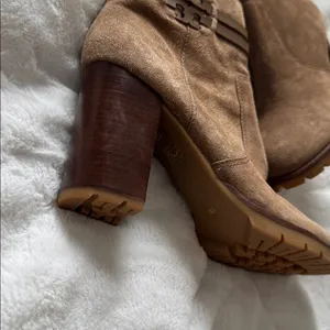 Tory Burch River Rock Suede Lug Sole Block Heel Booties Size 10 thumbnail 7