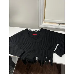 HERA COLLECTION Black Distressed V Neck Sweater Long Sleeve Raw Hem‎ Casual thumbnail 3