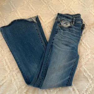 American Eagle Super High-rise Flare Jeans thumbnail 1