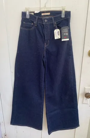 NWT Levi's 728 High Rise Wide Leg Jeans Size 29x32 Dark Wash Loose Baggy thumbnail 1
