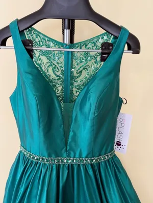 Emerald Green Prom Dress thumbnail 7