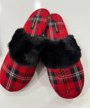 Victoria's Secret Red Plaid Slippers w/Bag Brand New NWT Size L thumbnail 1