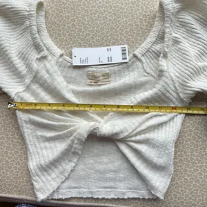 NWT Urban Outfitters Twisted Cropped Top thumbnail 8