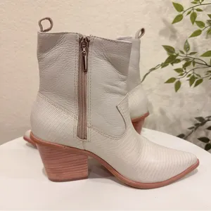 Kaanas Hague Cowboy Leather Bootie in Ivory NWOT Size 6M thumbnail 7