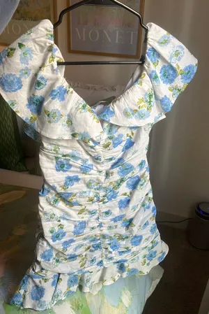 Dress thumbnail 1