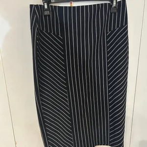 Navy Pinstripe Pencil Skirt - Sleek Office to Evening Wear thumbnail 2