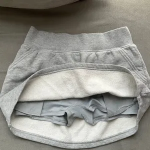 Alo Yoga Accolade Skirt Athletic Heather Grey XS thumbnail 5