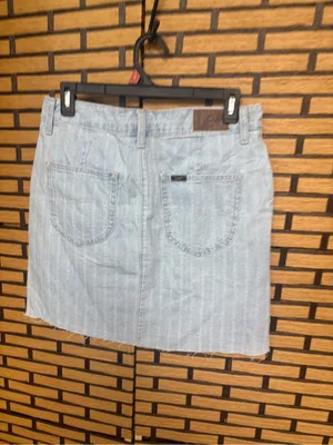 Lee denim mini skirt size 8 thumbnail 2