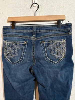 Ariat Mid Rise Embellished Boot Cut Jeans | Size: 28L thumbnail 4