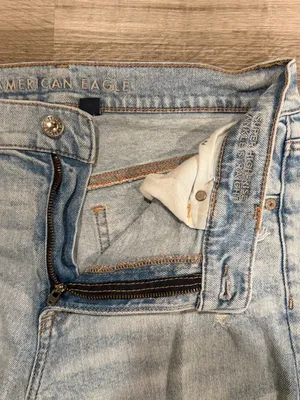 American Eagle Super High-Rise Ankle Straight Distressed Light Wash Jeans Size 8 thumbnail 2