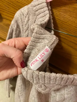 Pink Lilly Off Shoulder Sweater Size M thumbnail 2
