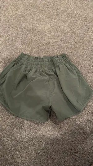 Lululemon Shorts Hotty Hot 2.5" thumbnail 4