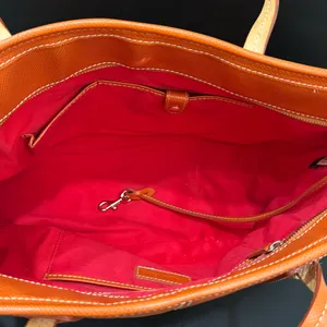 Authentic Dooney & Bourke Davis Tassel Orange Saffiano Leather Large Tote Bag thumbnail 5