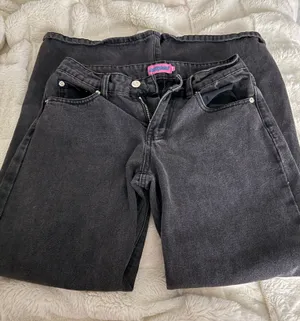 Edikted Jeans thumbnail 1