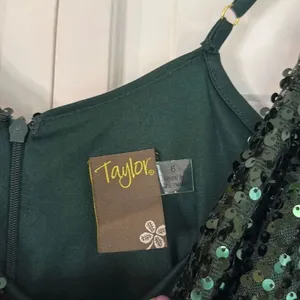Taylor NWT green sequin cowl neck midi dress 6 thumbnail 8