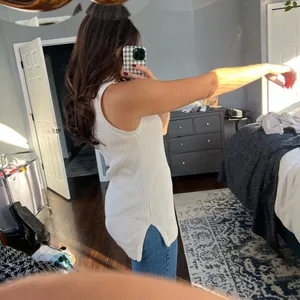 Banana Republic Elegant White Sleeveless Knit Top thumbnail 3