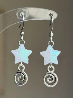 Handmade star & swirl dangle earrings⭐️❤️ thumbnail 1