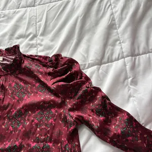 Loft Womens Size Medium Blouse Floral Red Ruffle Tie‎ Neck Officechic City thumbnail 4