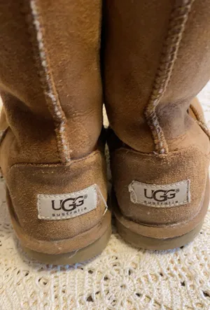UGG short classic boots (6) chestnut tan light brown winter GUC thumbnail 6