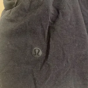 ✨Lululemon Cut Back Crop Black Sz Small Tank Top✨ thumbnail 8