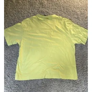 Nike Air Womens M Boxy Tee Shirt Loose Crop Yellow Black Short Sleeve thumbnail 3