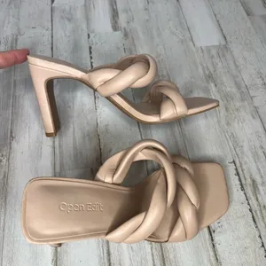 Open Edit Remmy Twist Heeled Sandals Women’s Size 6.5M Beige Heel Shoes thumbnail 4