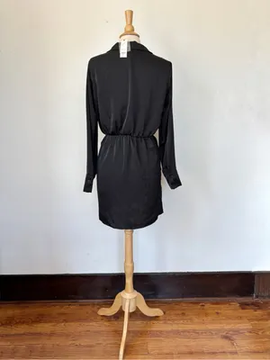 Francesca's Collections Black Long Sleeve Wrap Mini Dress thumbnail 6