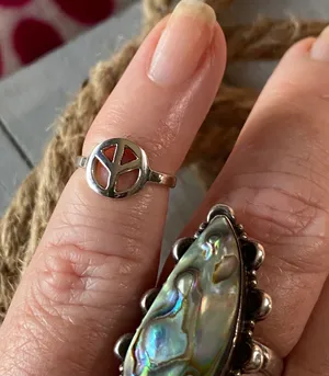 Sterling Silver Peace Sign Toe Ring thumbnail 3