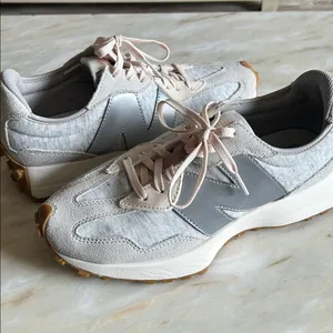 New Balance 327 Womens Rain Cloud‎ and Rose Water Size 9 Gray w/Pink Laces thumbnail 7