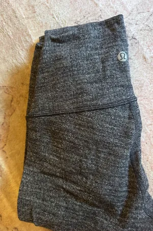 Lululemon size 4 grey 28” leggings thumbnail 1