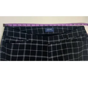 Women’s Old Navy Pixie Mid-Rise Plaid Checkered Capri Pants Black Grid Size 16 thumbnail 5