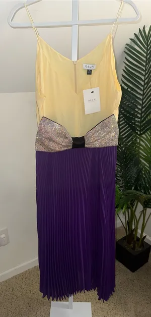 Delfi butter Yellow &‎ Purple Pleated Midi Dress with Glitter Bow Accent M thumbnail 1
