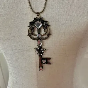 Long rhinestone key pendant necklace thumbnail 1