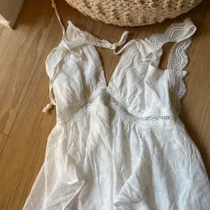 Cupshe White Maxi Dress thumbnail 2