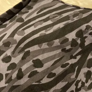 Pink Shirt/Workout size XL thumbnail 2