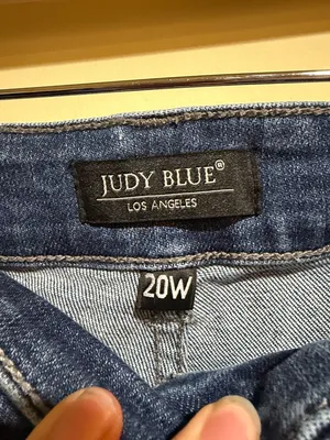 Women’s Judy Blue Boyfriend Fit Distressed Jeans thumbnail 2