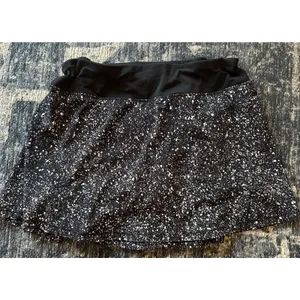 Lululemon Circuit Breaker Skirt Skort Black/White Splatter Size 8 Pleated Back thumbnail 2