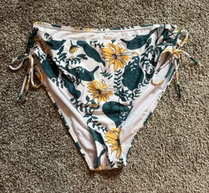 Floral side tie bikini bottoms Multiple Size XL thumbnail 1